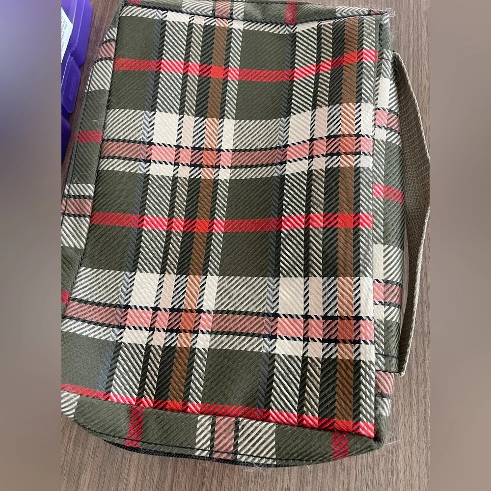 iPad / Tablet Carry Case w/ Handle